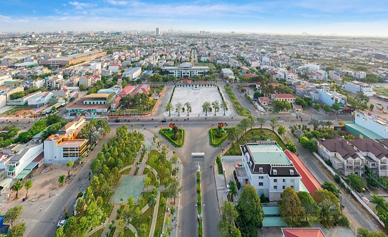 Southeast: The city directly under the province has the highest population density in Vietnam